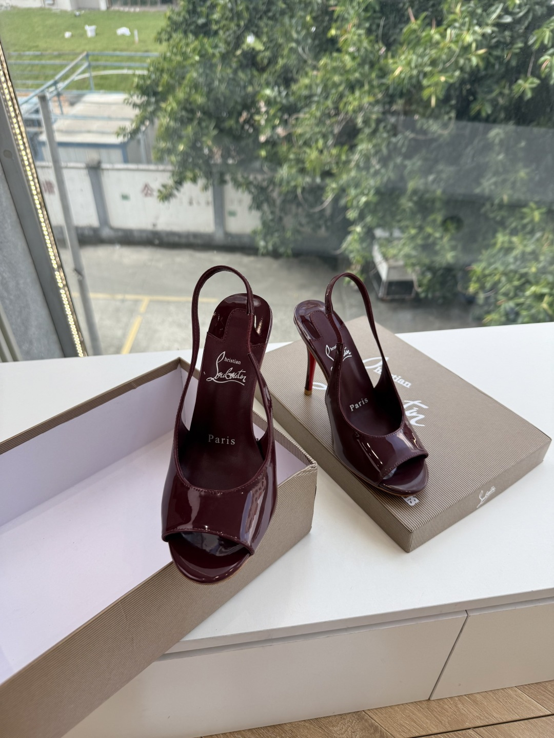 G277Christian Louboutin红底鞋防水台凉鞋 选到了颜色真好看呀[色色R]MyTheresa上现在居然