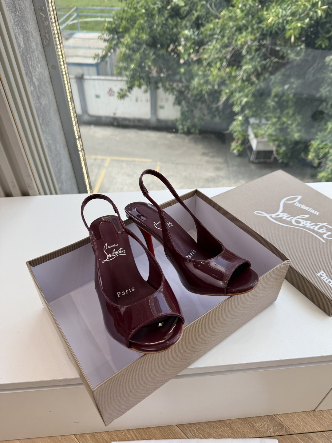 G277Christian Louboutin红底鞋防水台凉鞋 选到了颜色真好看呀[色色R]MyTheresa上现在居然