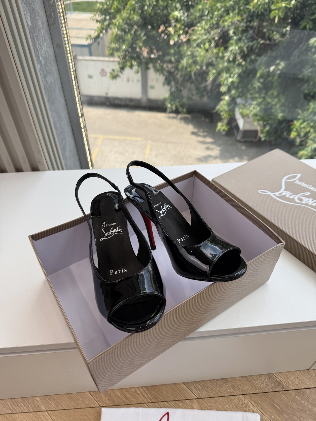 G277Christian Louboutin红底鞋防水台凉鞋 选到了颜色真好看呀[色色R]MyTheresa上现在居然