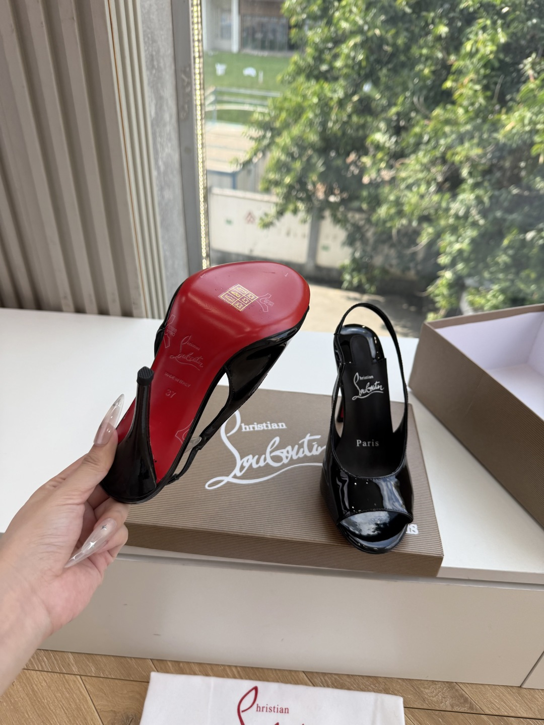 G277Christian Louboutin红底鞋防水台凉鞋 选到了颜色真好看呀[色色R]MyTheresa上现在居然