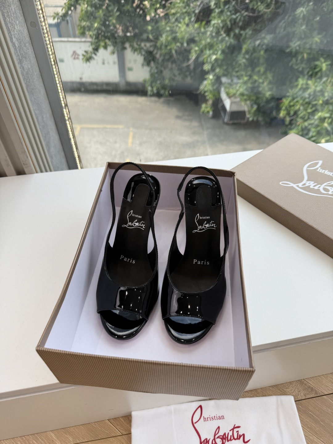 G277Christian Louboutin红底鞋防水台凉鞋 选到了颜色真好看呀[色色R]MyTheresa上现在居然
