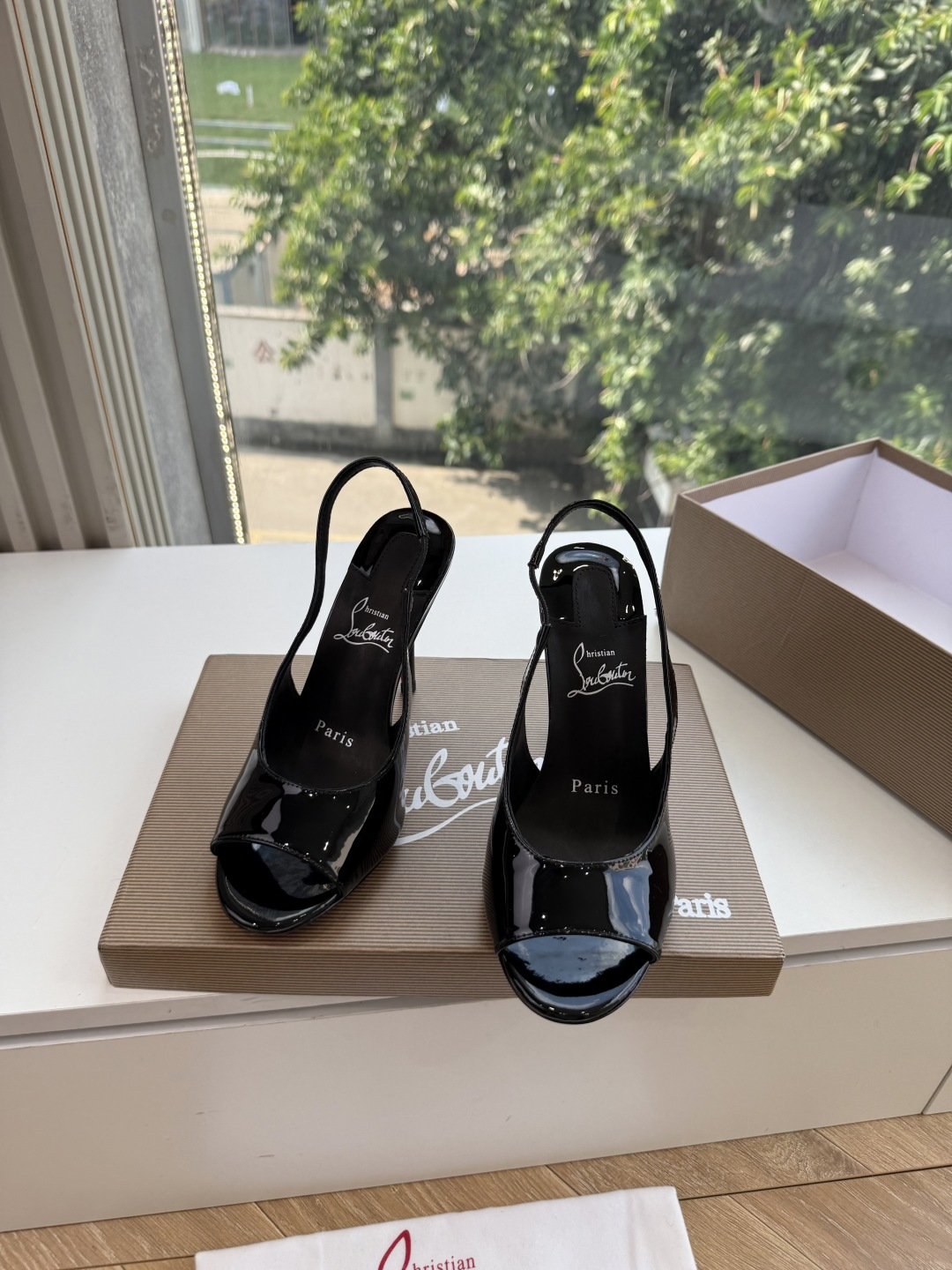 G277Christian Louboutin红底鞋防水台凉鞋 选到了颜色真好看呀[色色R]MyTheresa上现在居然