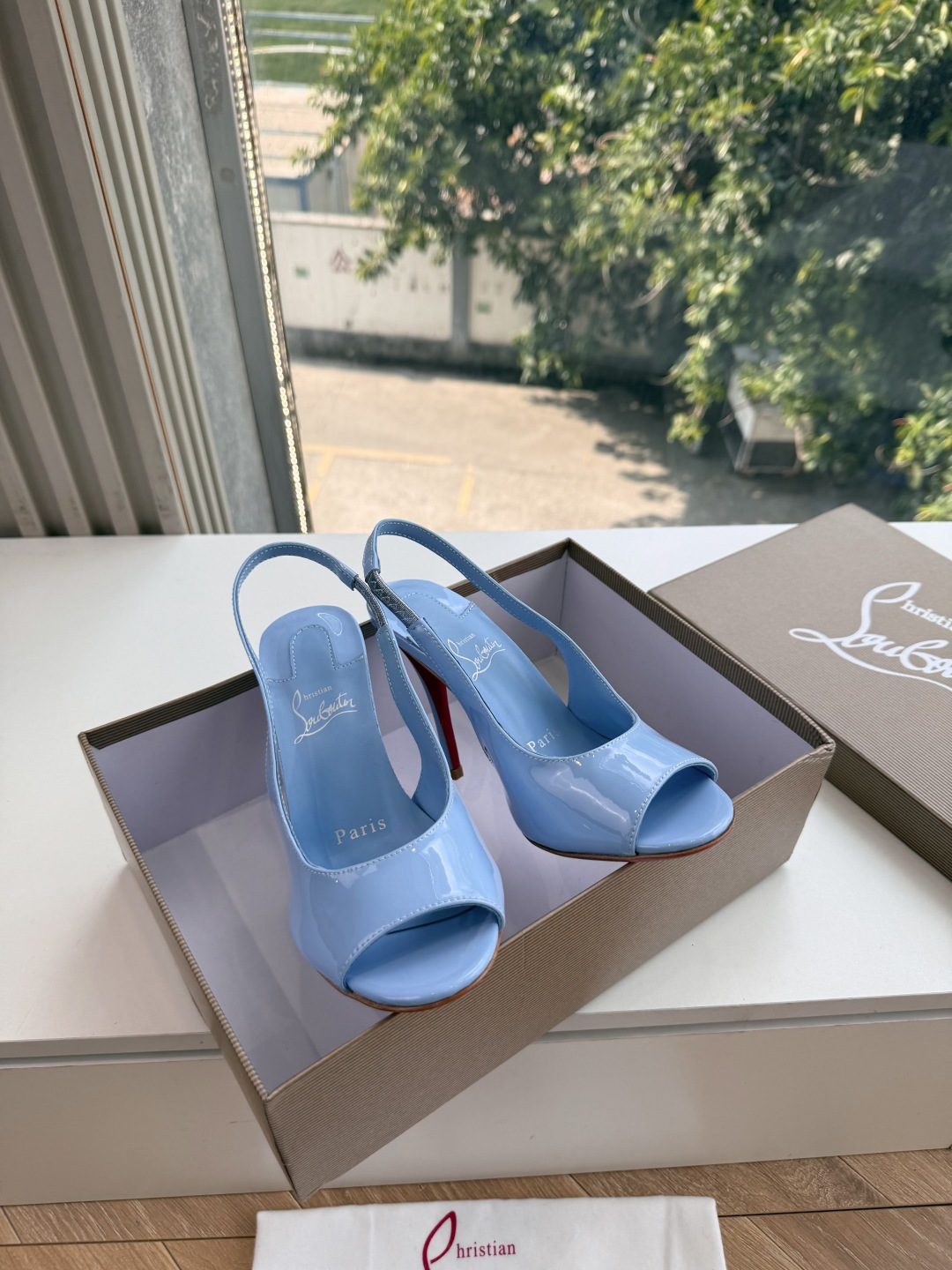 G277Christian Louboutin红底鞋防水台凉鞋 选到了颜色真好看呀[色色R]MyTheresa上现在居然