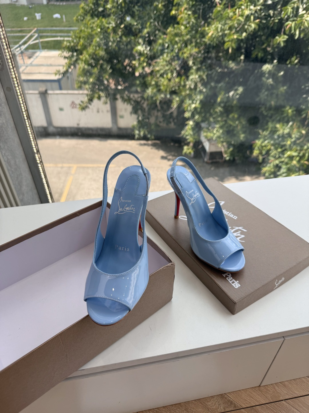 G277Christian Louboutin红底鞋防水台凉鞋 选到了颜色真好看呀[色色R]MyTheresa上现在居然