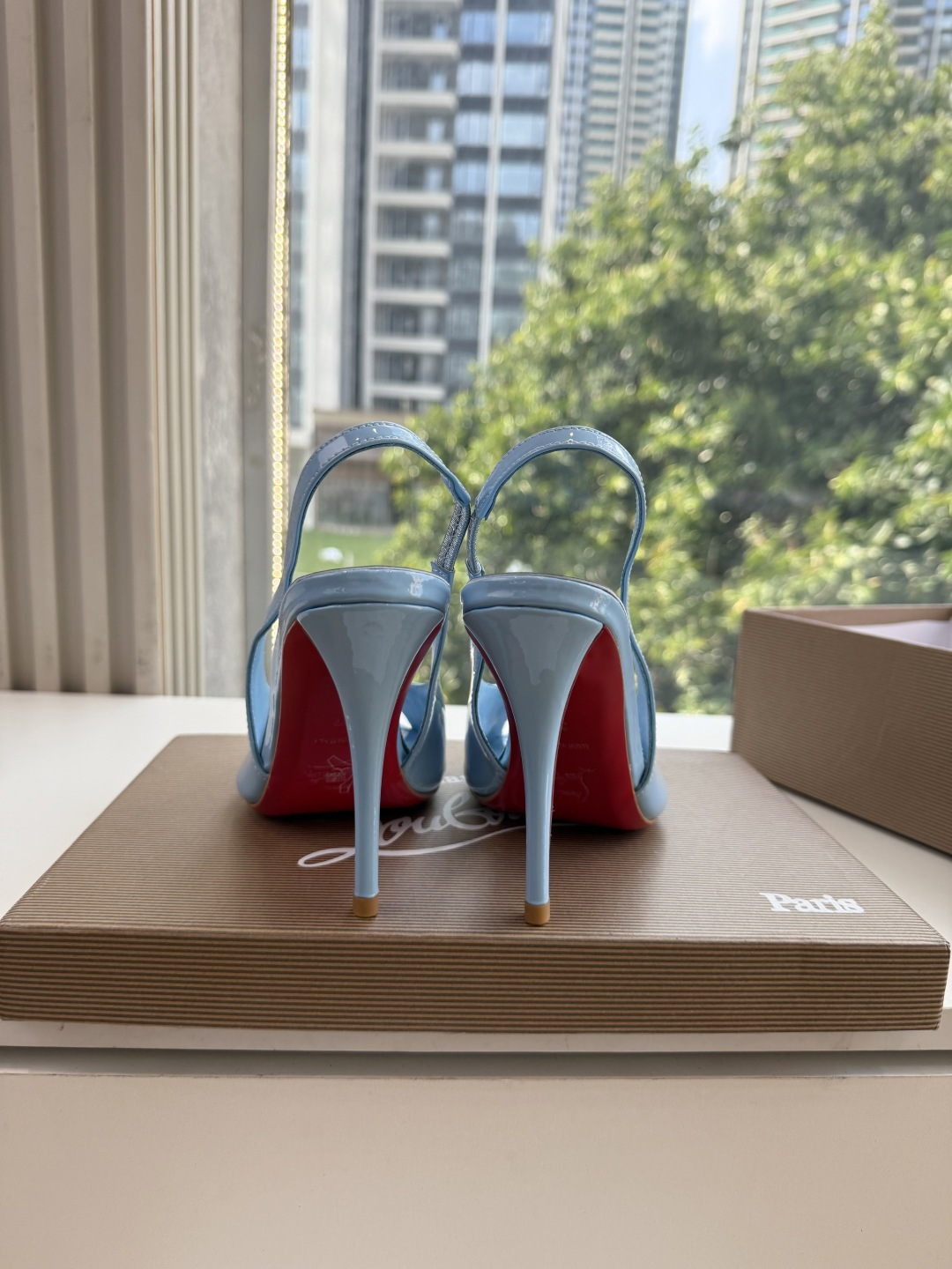 G277Christian Louboutin红底鞋防水台凉鞋 选到了颜色真好看呀[色色R]MyTheresa上现在居然