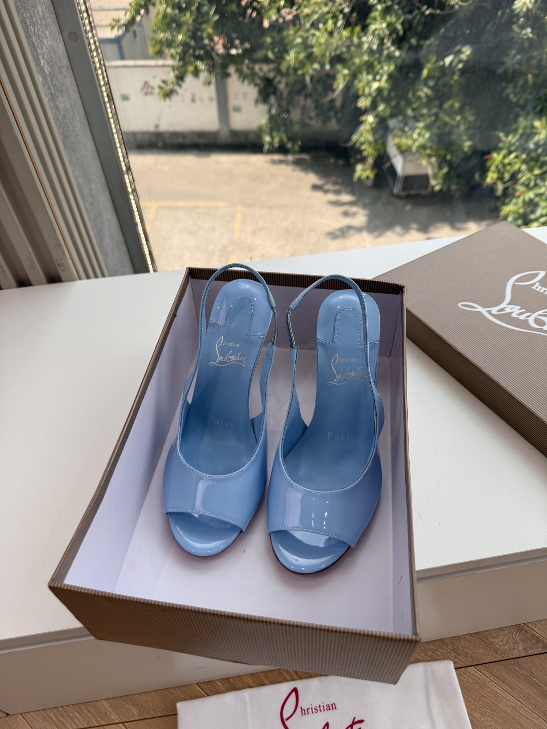 G277Christian Louboutin红底鞋防水台凉鞋 选到了颜色真好看呀[色色R]MyTheresa上现在居然