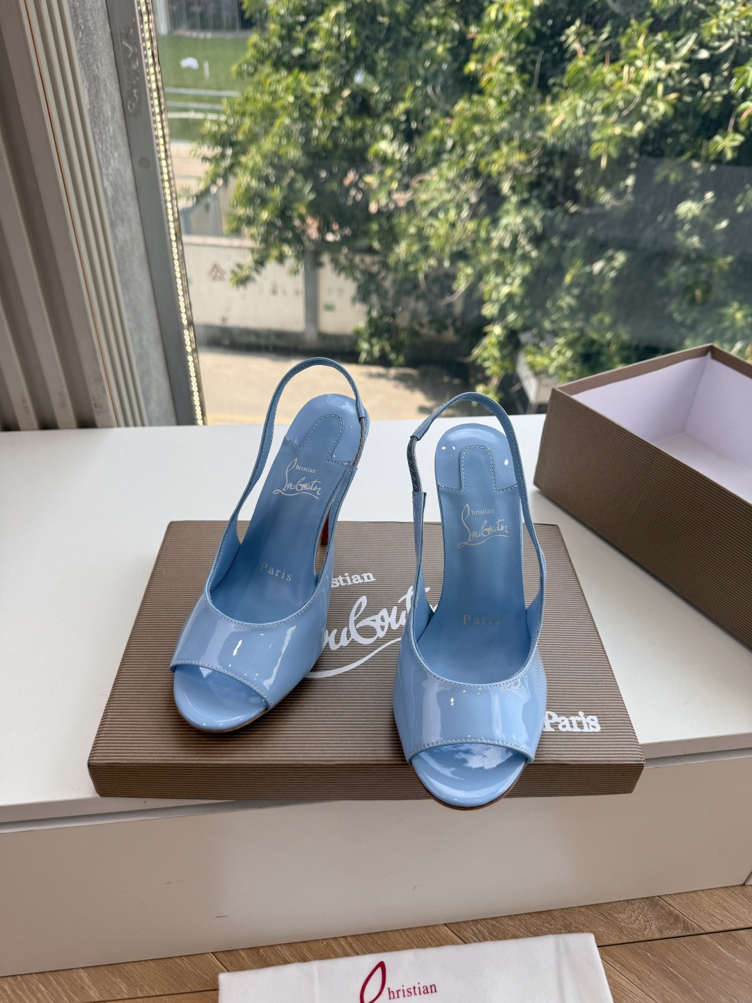 G277Christian Louboutin红底鞋防水台凉鞋 选到了颜色真好看呀[色色R]MyTheresa上现在居然