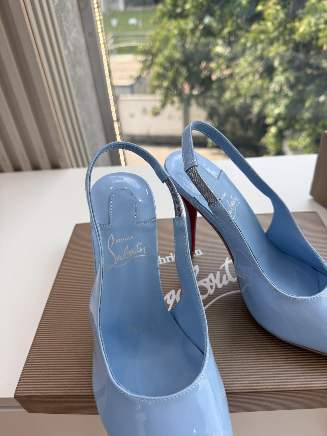 G277Christian Louboutin红底鞋防水台凉鞋 选到了颜色真好看呀[色色R]MyTheresa上现在居然