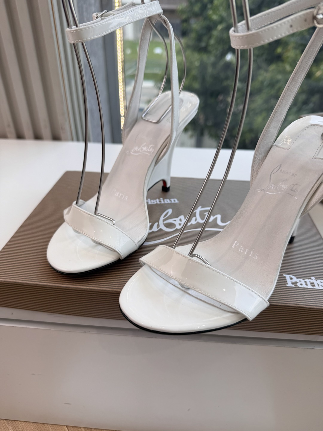 G277Christian Louboutin红底鞋防水台凉鞋 选到了颜色真好看呀[色色R]MyTheresa上现在居然