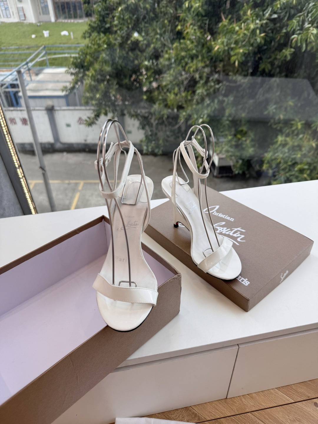 G277Christian Louboutin红底鞋防水台凉鞋 选到了颜色真好看呀[色色R]MyTheresa上现在居然