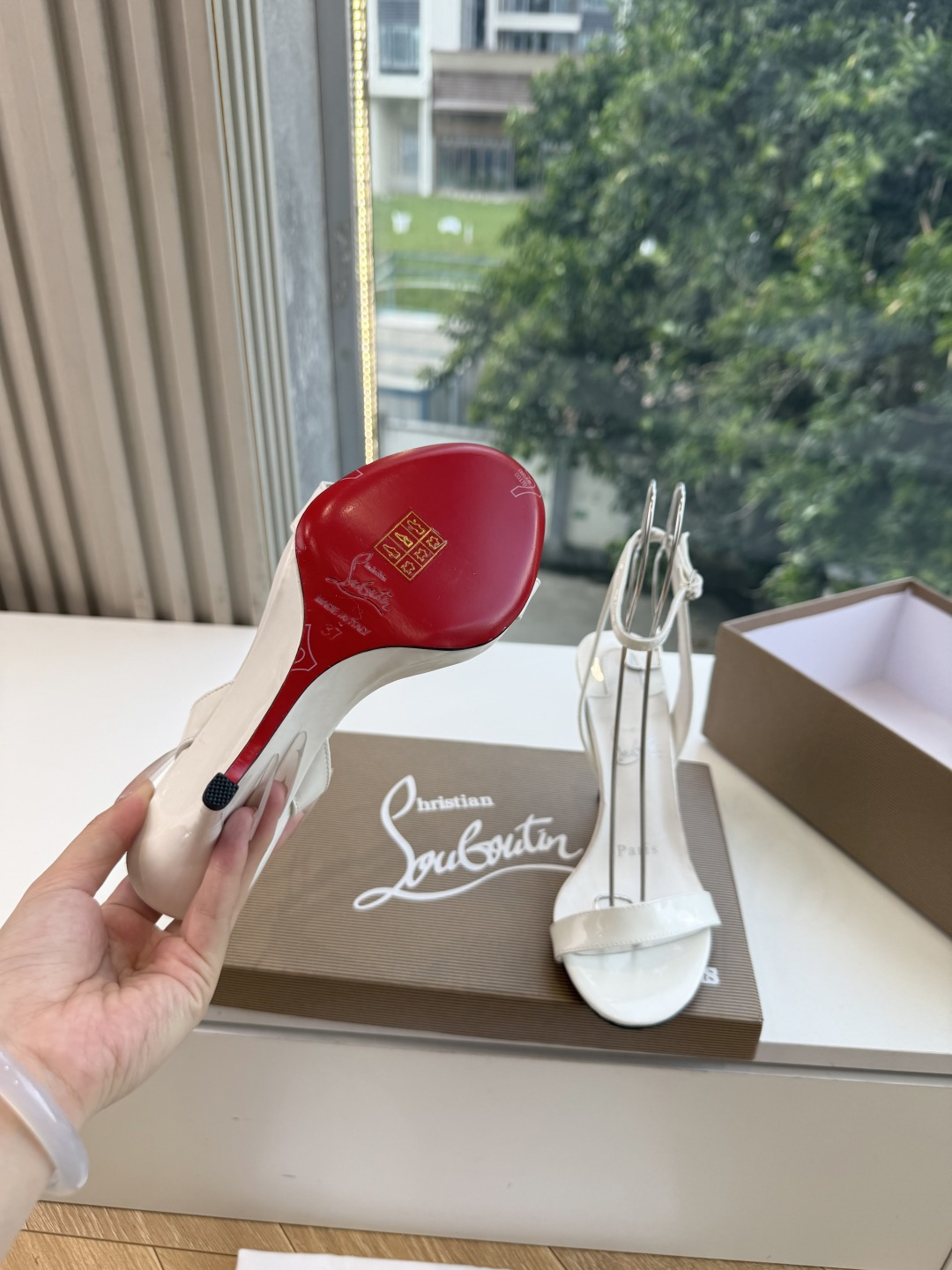 G277Christian Louboutin红底鞋防水台凉鞋 选到了颜色真好看呀[色色R]MyTheresa上现在居然