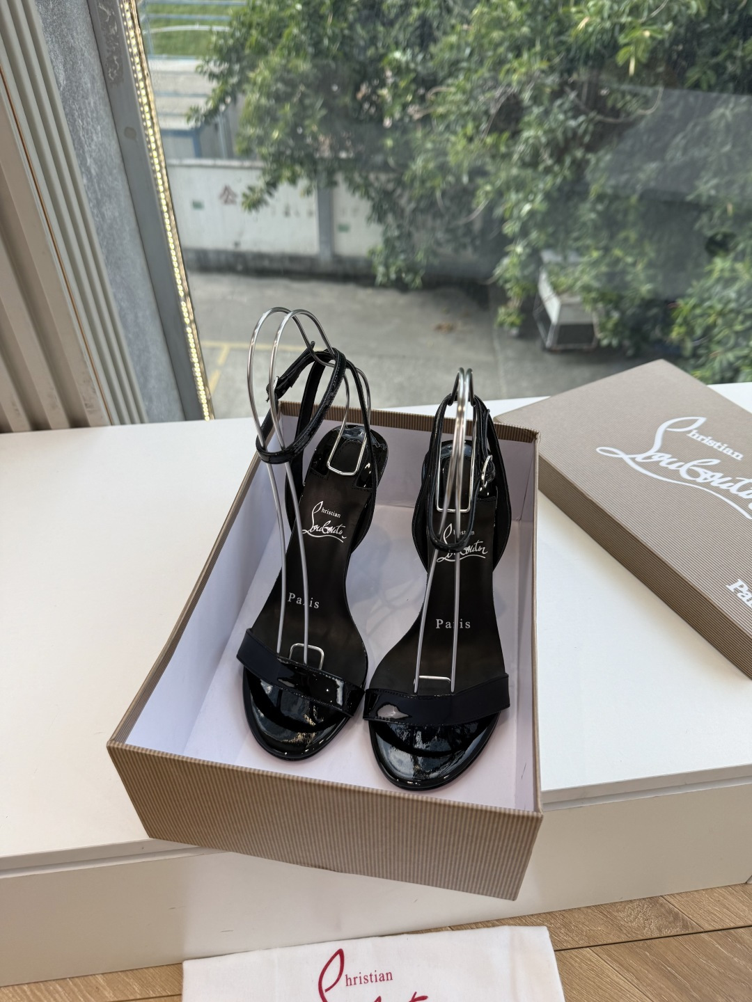 G277Christian Louboutin红底鞋防水台凉鞋 选到了颜色真好看呀[色色R]MyTheresa上现在居然