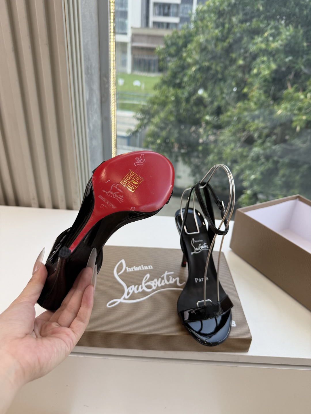 G277Christian Louboutin红底鞋防水台凉鞋 选到了颜色真好看呀[色色R]MyTheresa上现在居然