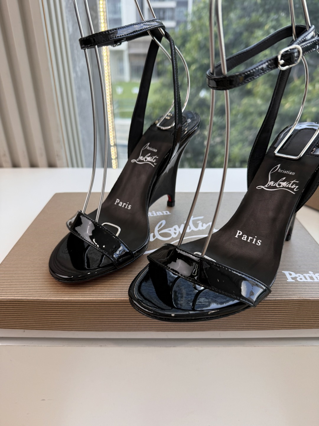 G277Christian Louboutin红底鞋防水台凉鞋 选到了颜色真好看呀[色色R]MyTheresa上现在居然
