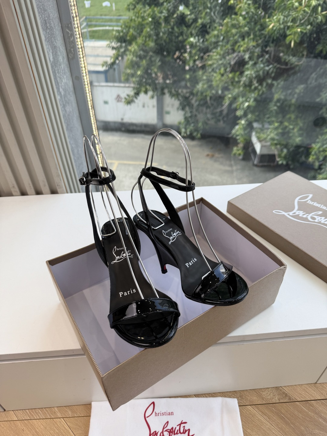 G277Christian Louboutin红底鞋防水台凉鞋 选到了颜色真好看呀[色色R]MyTheresa上现在居然
