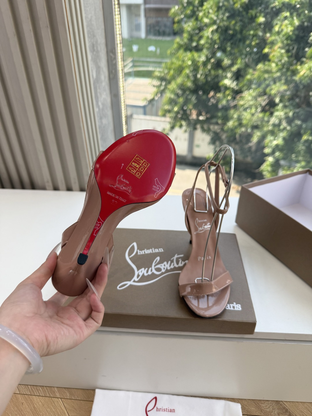 G277Christian Louboutin红底鞋防水台凉鞋 选到了颜色真好看呀[色色R]MyTheresa上现在居然