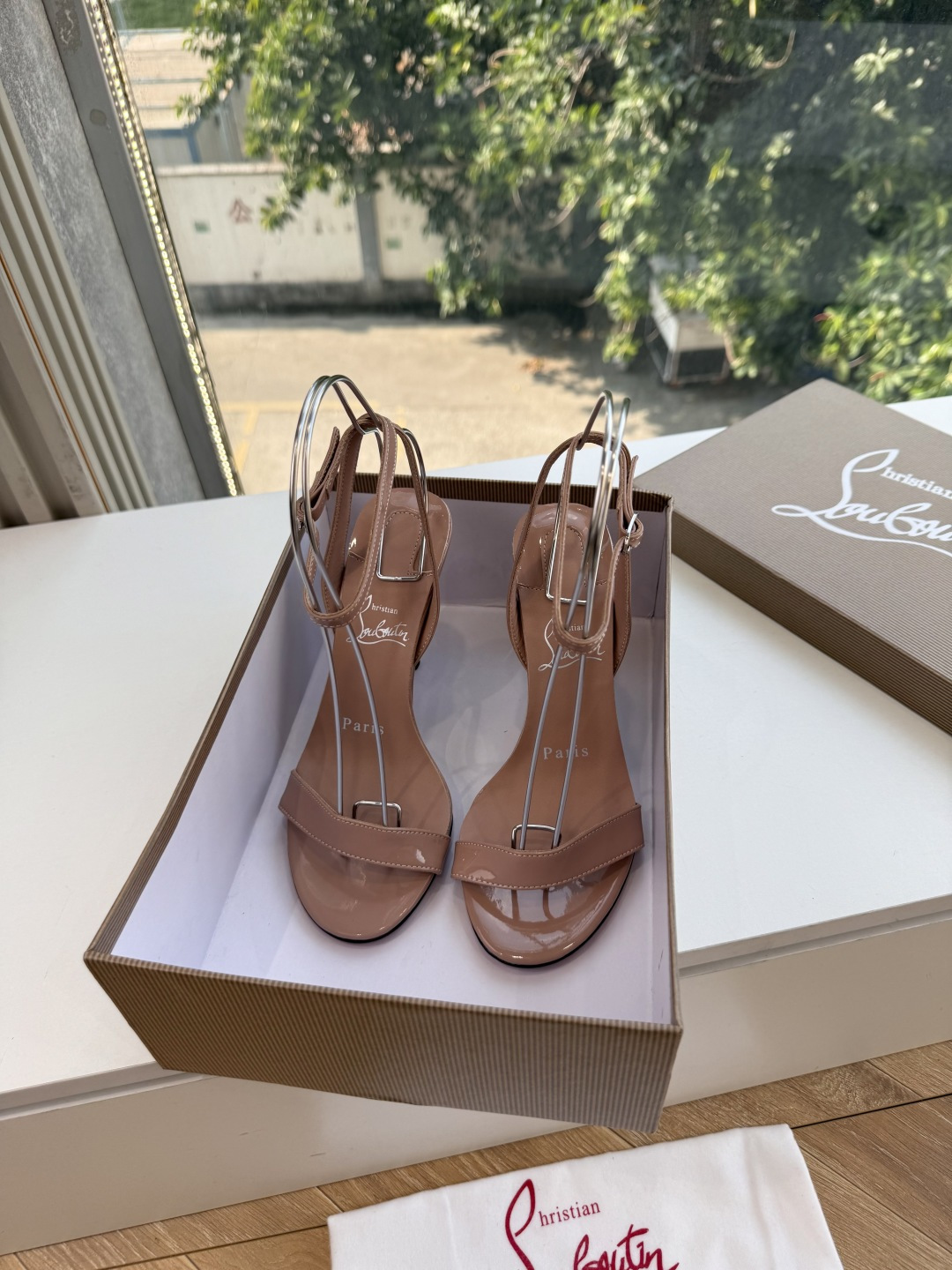 G277Christian Louboutin红底鞋防水台凉鞋 选到了颜色真好看呀[色色R]MyTheresa上现在居然