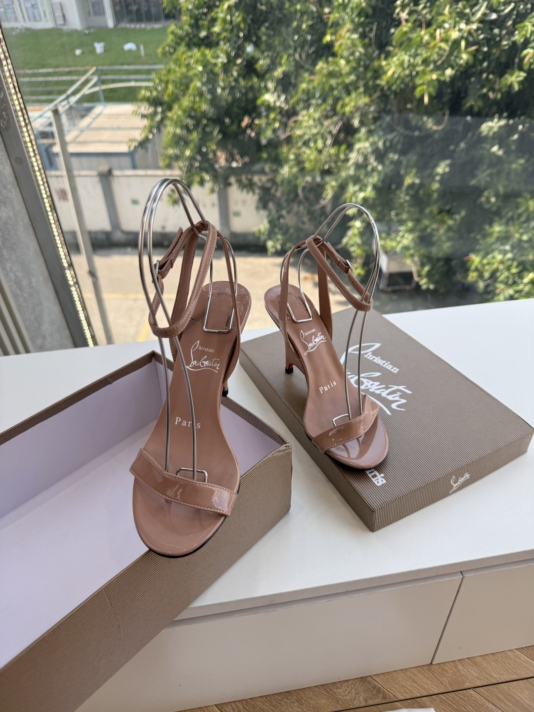 G277Christian Louboutin红底鞋防水台凉鞋 选到了颜色真好看呀[色色R]MyTheresa上现在居然