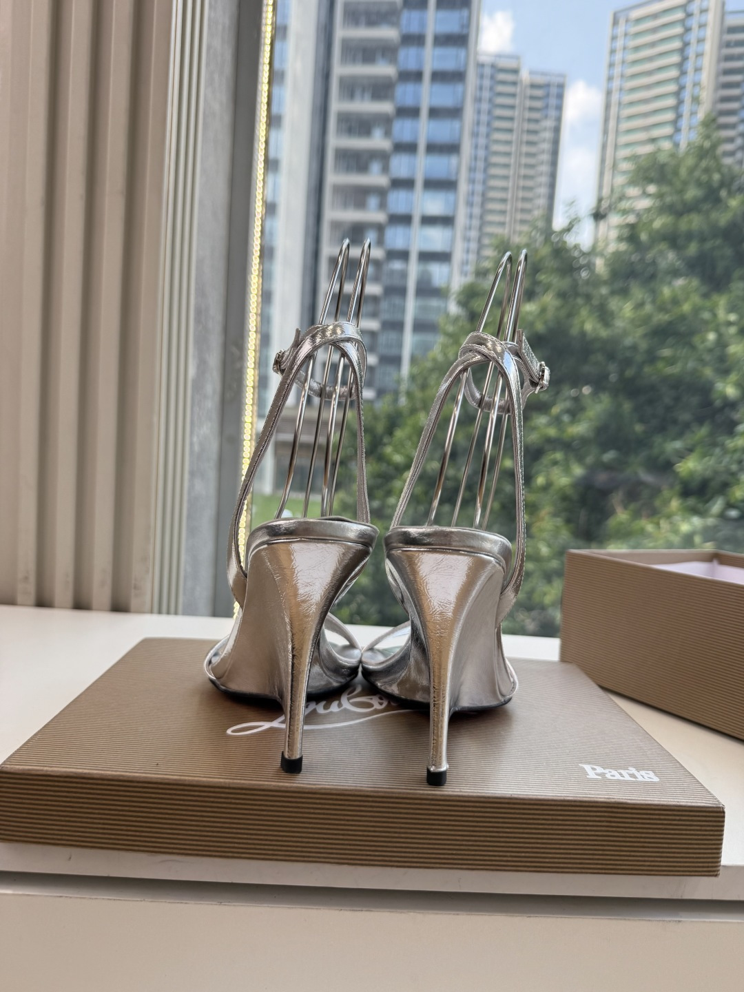 G277Christian Louboutin红底鞋防水台凉鞋 选到了颜色真好看呀[色色R]MyTheresa上现在居然