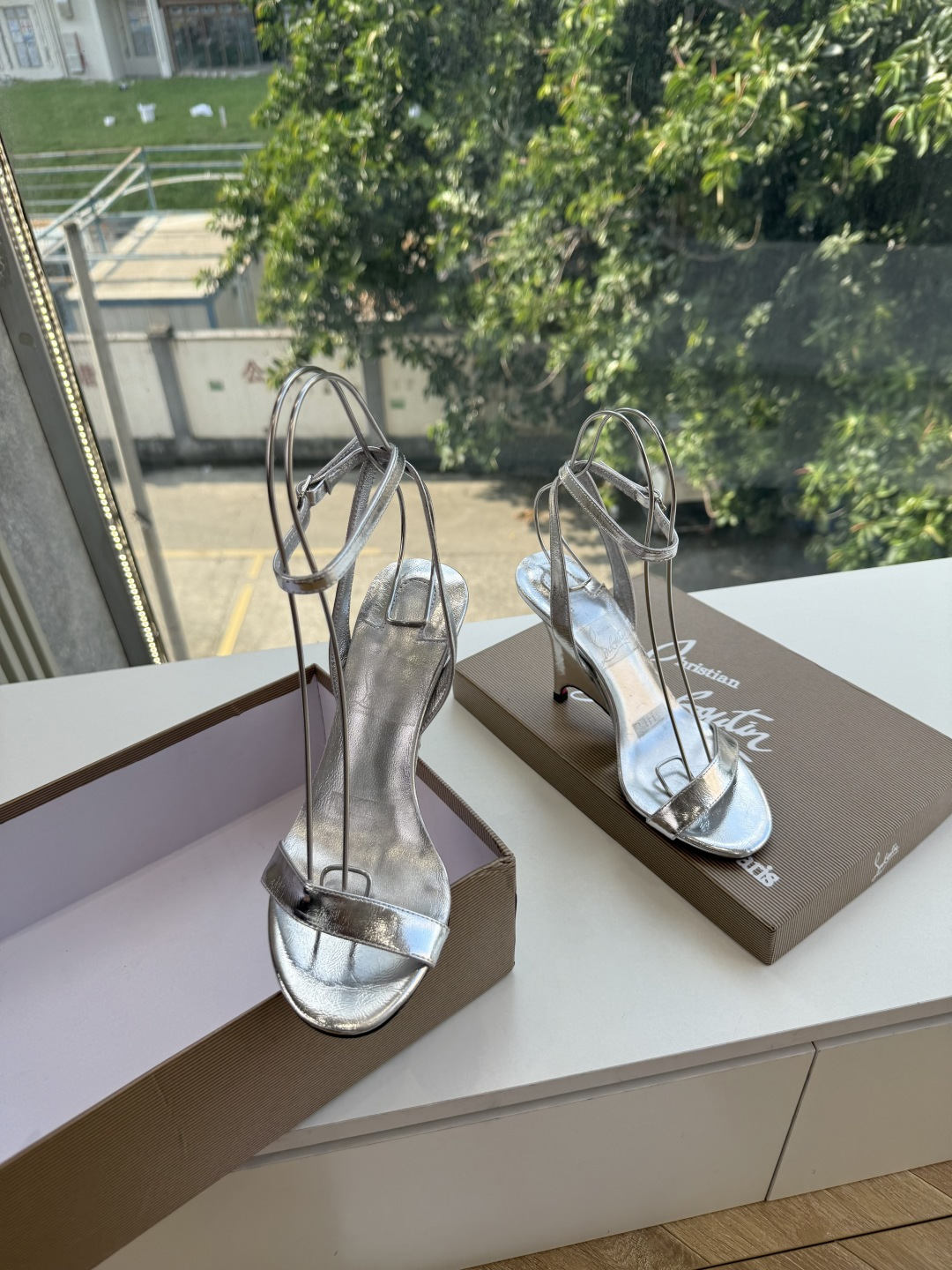 G277Christian Louboutin红底鞋防水台凉鞋 选到了颜色真好看呀[色色R]MyTheresa上现在居然