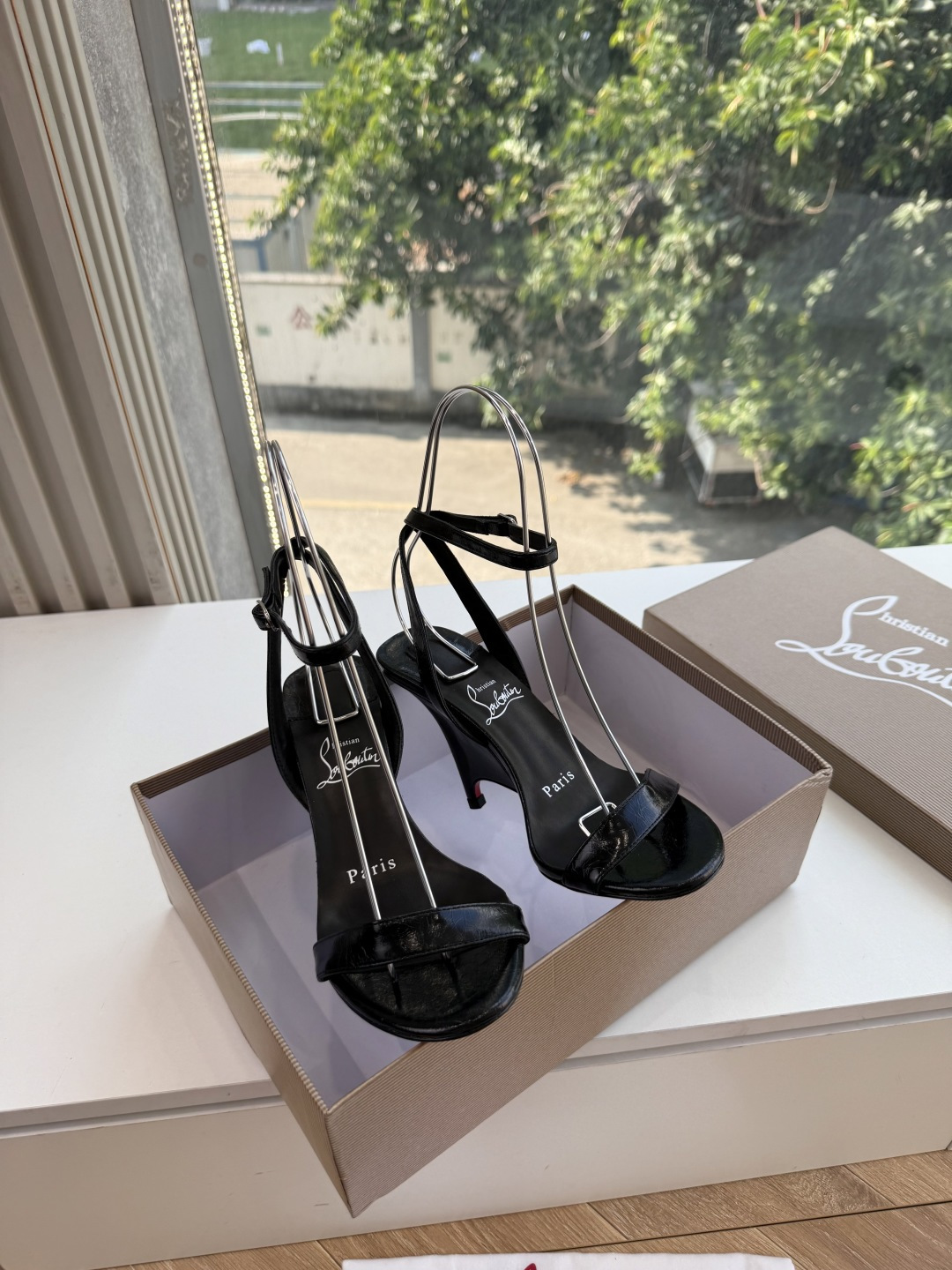G277Christian Louboutin红底鞋防水台凉鞋 选到了颜色真好看呀[色色R]MyTheresa上现在居然
