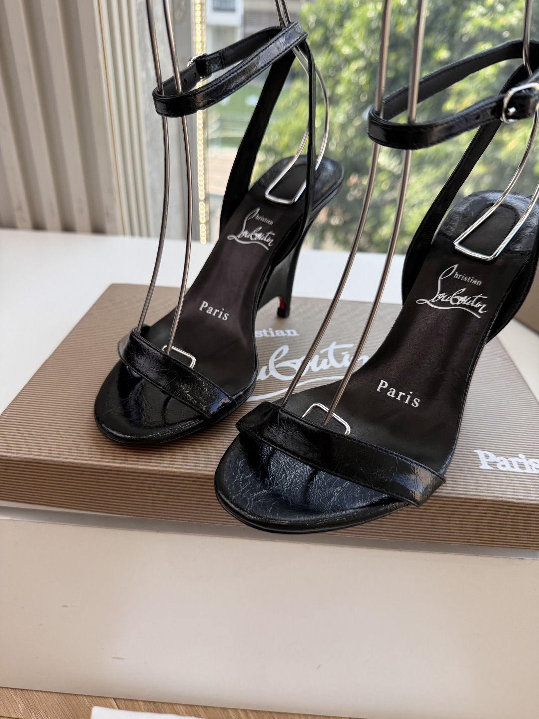 G277Christian Louboutin红底鞋防水台凉鞋 选到了颜色真好看呀[色色R]MyTheresa上现在居然