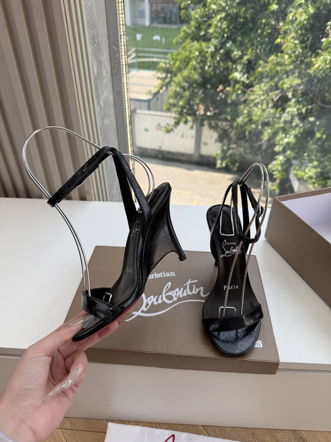 G277Christian Louboutin红底鞋防水台凉鞋 选到了颜色真好看呀[色色R]MyTheresa上现在居然