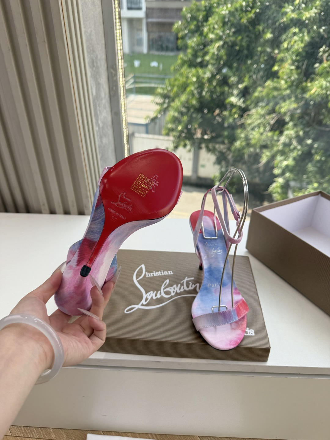 G277Christian Louboutin红底鞋防水台凉鞋 选到了颜色真好看呀[色色R]MyTheresa上现在居然