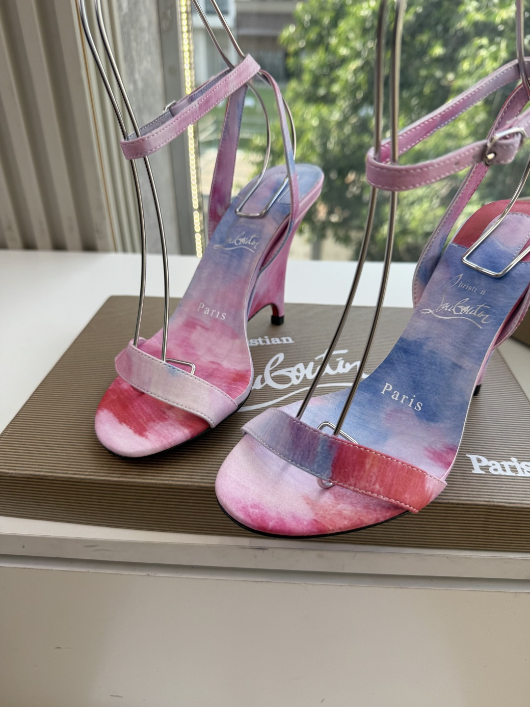 G277Christian Louboutin红底鞋防水台凉鞋 选到了颜色真好看呀[色色R]MyTheresa上现在居然