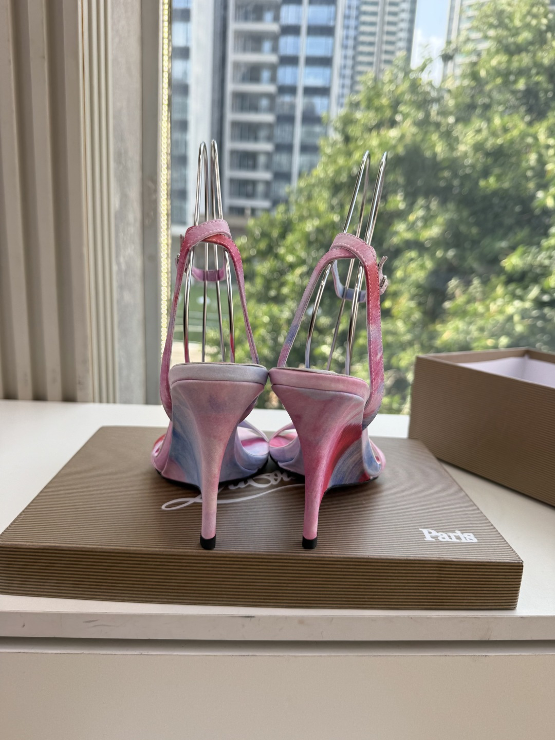 G277Christian Louboutin红底鞋防水台凉鞋 选到了颜色真好看呀[色色R]MyTheresa上现在居然