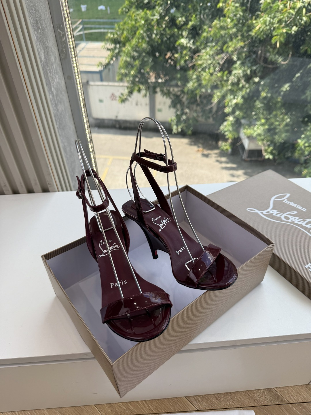 G277Christian Louboutin红底鞋防水台凉鞋 选到了颜色真好看呀[色色R]MyTheresa上现在居然