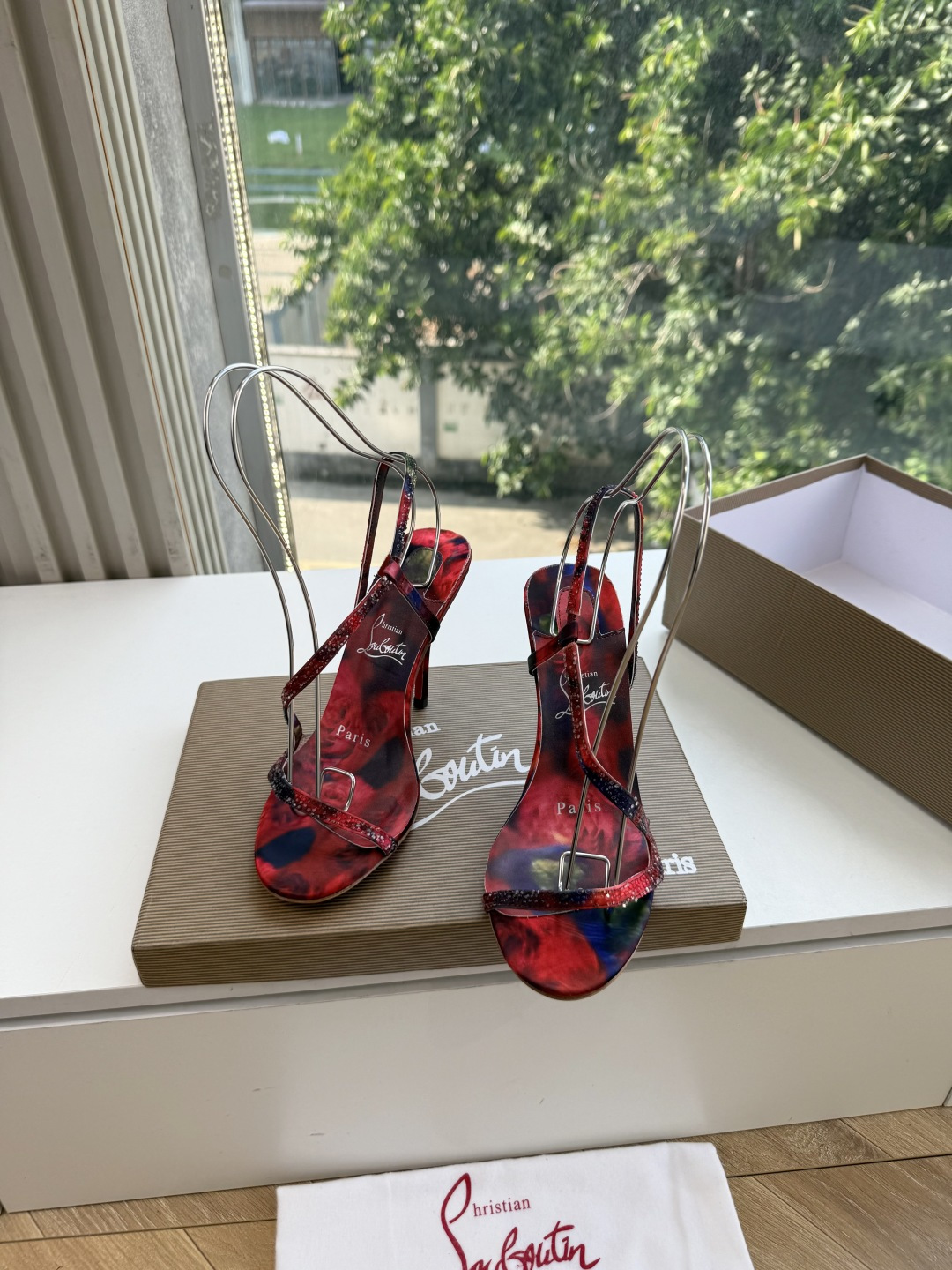G277Christian Louboutin红底鞋防水台凉鞋 选到了颜色真好看呀[色色R]MyTheresa上现在居然
