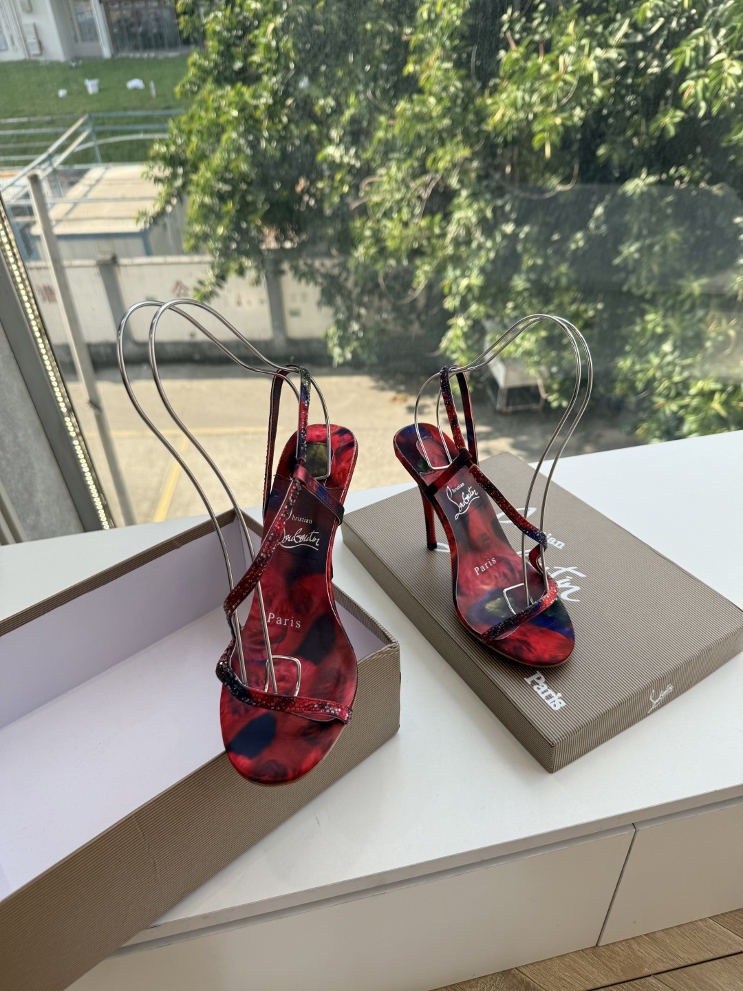 G277Christian Louboutin红底鞋防水台凉鞋 选到了颜色真好看呀[色色R]MyTheresa上现在居然