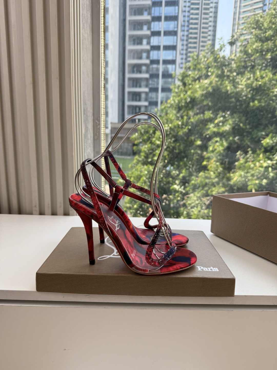 G277Christian Louboutin红底鞋防水台凉鞋 选到了颜色真好看呀[色色R]MyTheresa上现在居然