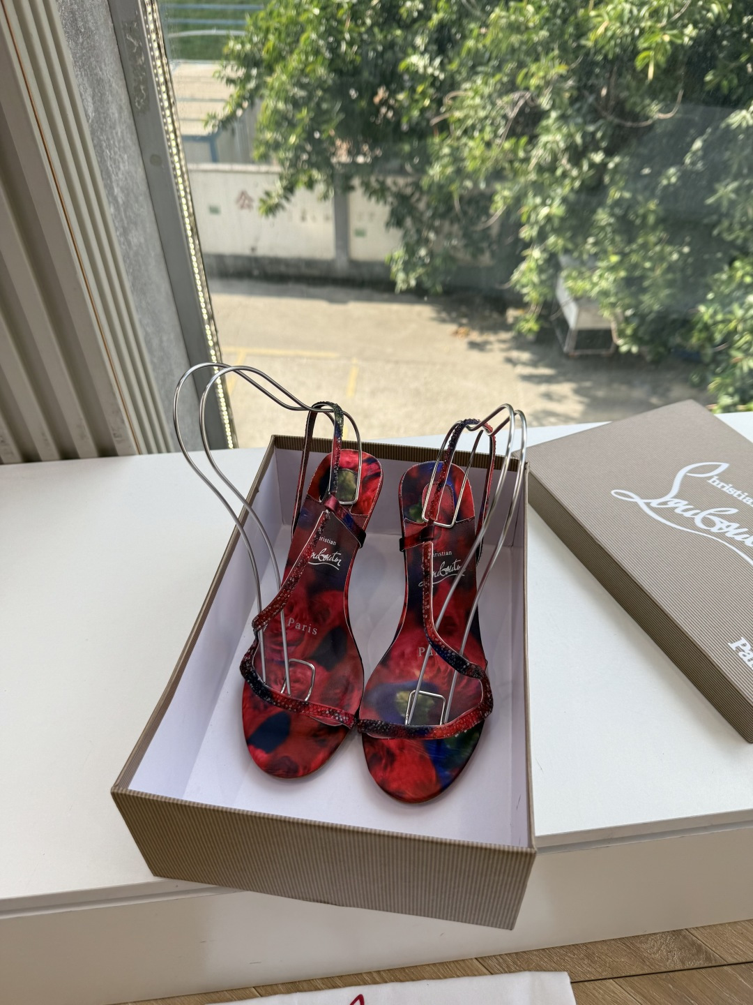 G277Christian Louboutin红底鞋防水台凉鞋 选到了颜色真好看呀[色色R]MyTheresa上现在居然