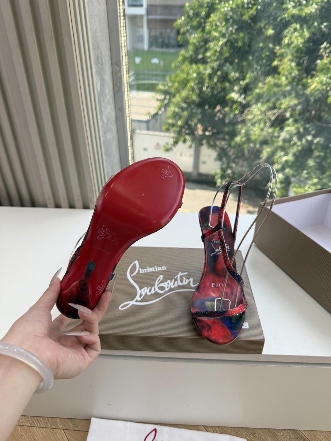 G277Christian Louboutin红底鞋防水台凉鞋 选到了颜色真好看呀[色色R]MyTheresa上现在居然