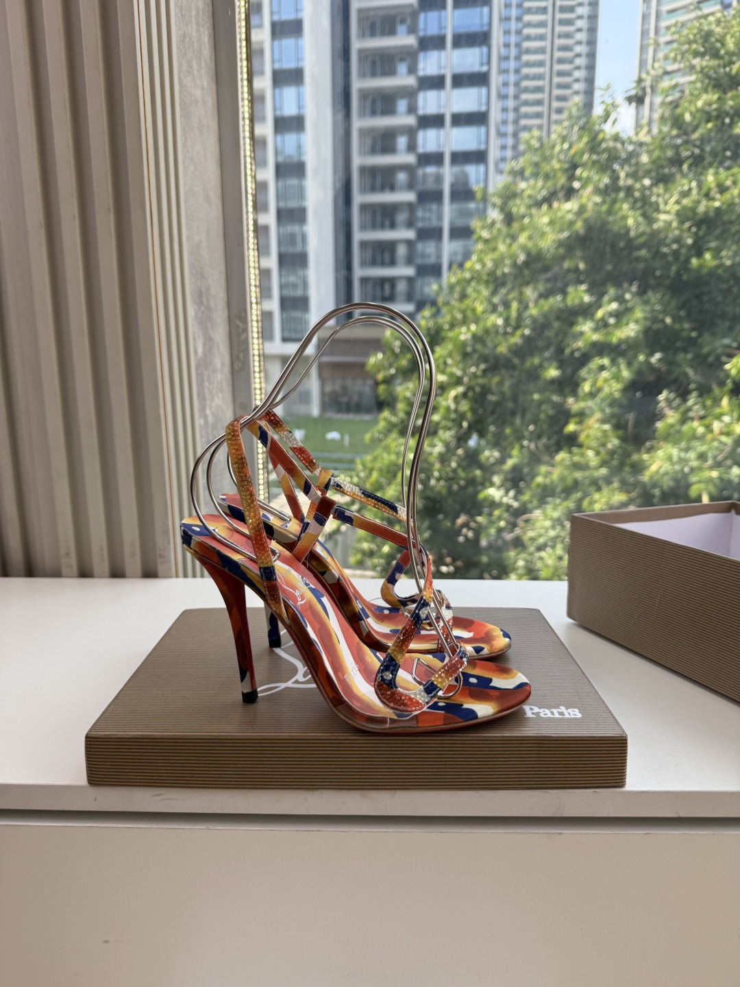 G277Christian Louboutin红底鞋防水台凉鞋 选到了颜色真好看呀[色色R]MyTheresa上现在居然