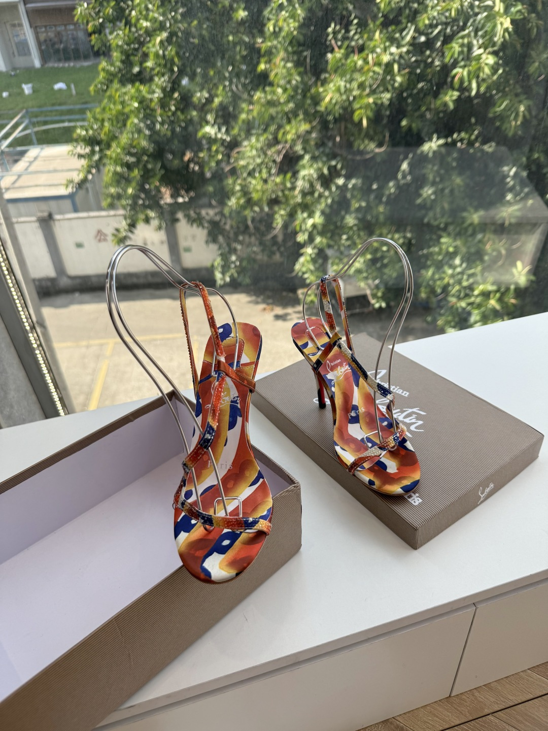 G277Christian Louboutin红底鞋防水台凉鞋 选到了颜色真好看呀[色色R]MyTheresa上现在居然