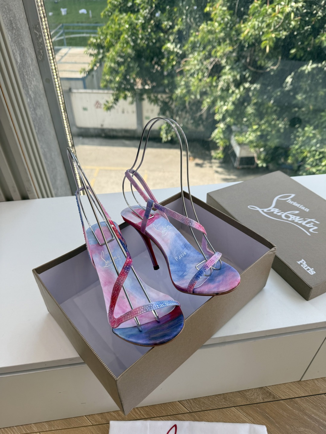 G277Christian Louboutin红底鞋防水台凉鞋 选到了颜色真好看呀[色色R]MyTheresa上现在居然