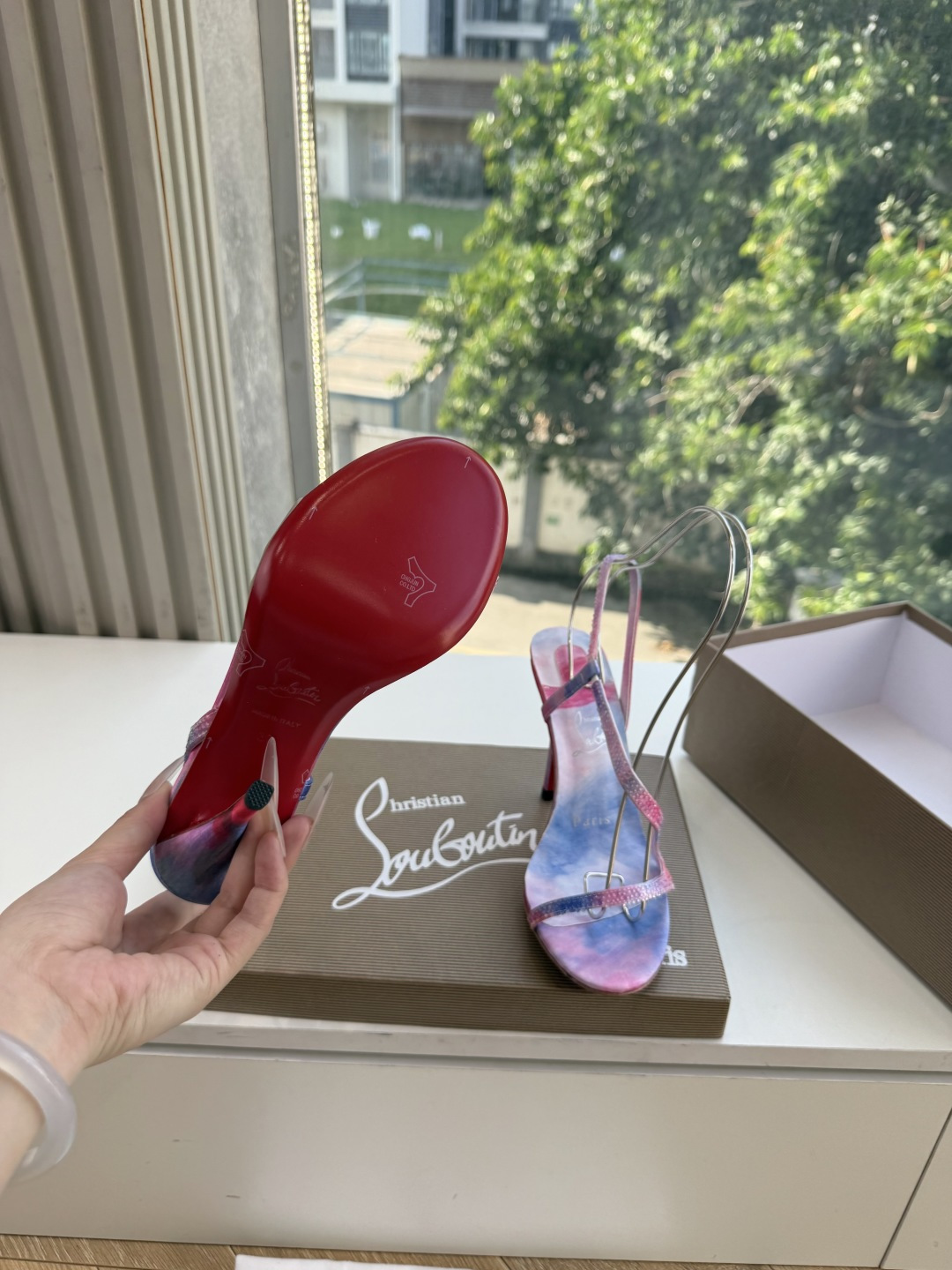 G277Christian Louboutin红底鞋防水台凉鞋 选到了颜色真好看呀[色色R]MyTheresa上现在居然