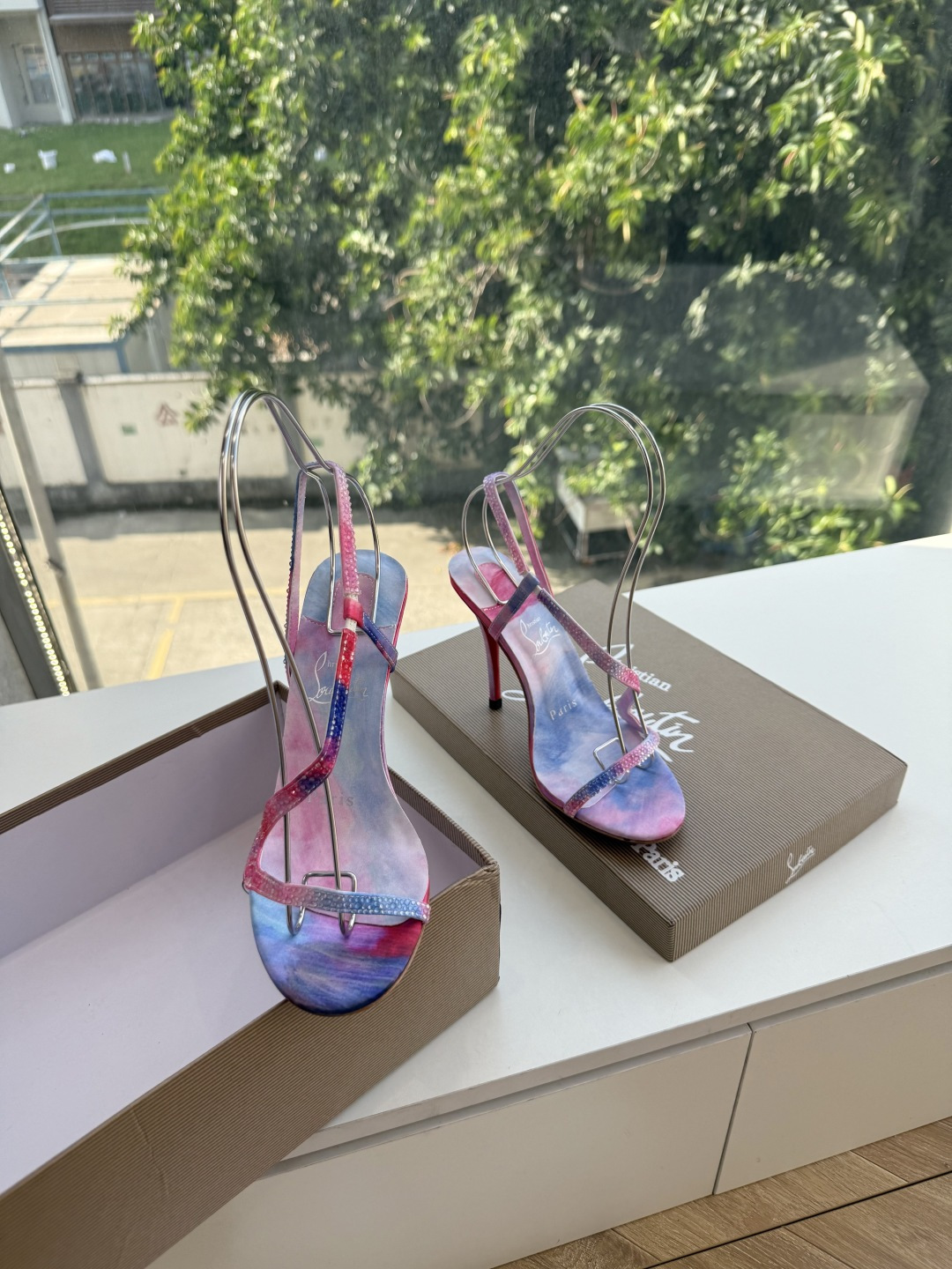G277Christian Louboutin红底鞋防水台凉鞋 选到了颜色真好看呀[色色R]MyTheresa上现在居然