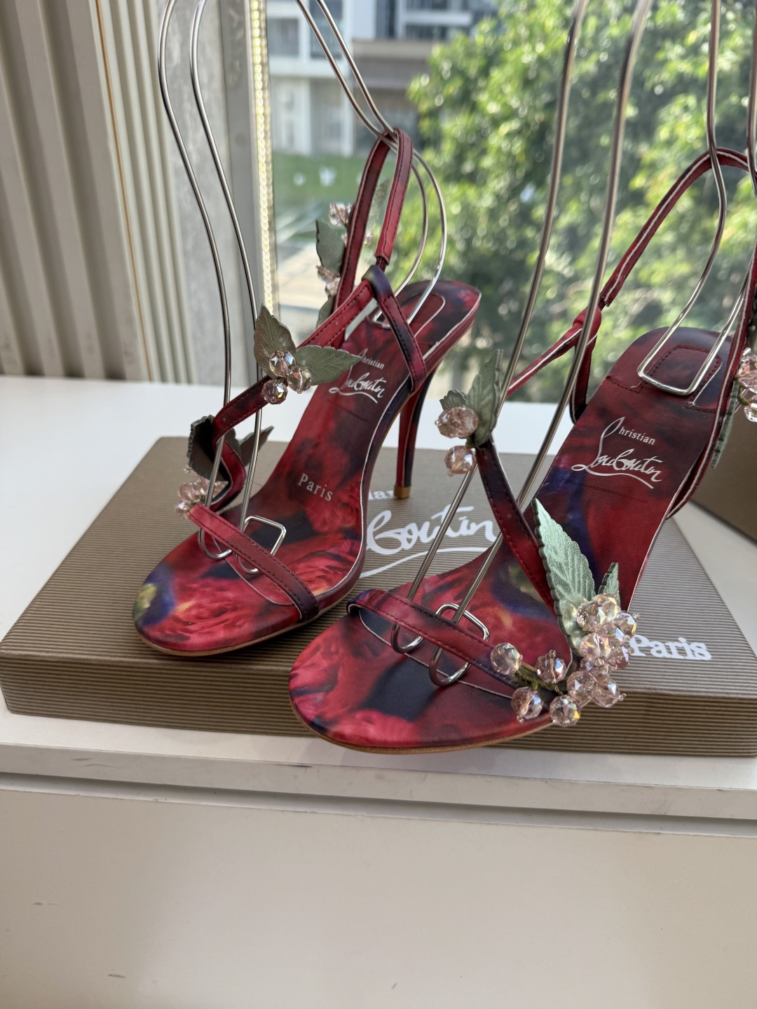 G277Christian Louboutin红底鞋防水台凉鞋 选到了颜色真好看呀[色色R]MyTheresa上现在居然