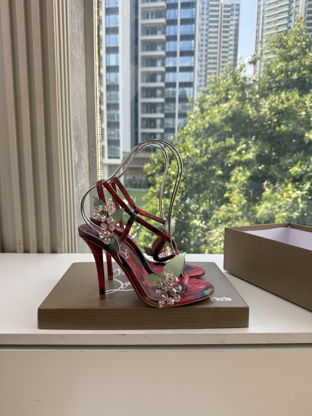 G277Christian Louboutin红底鞋防水台凉鞋 选到了颜色真好看呀[色色R]MyTheresa上现在居然