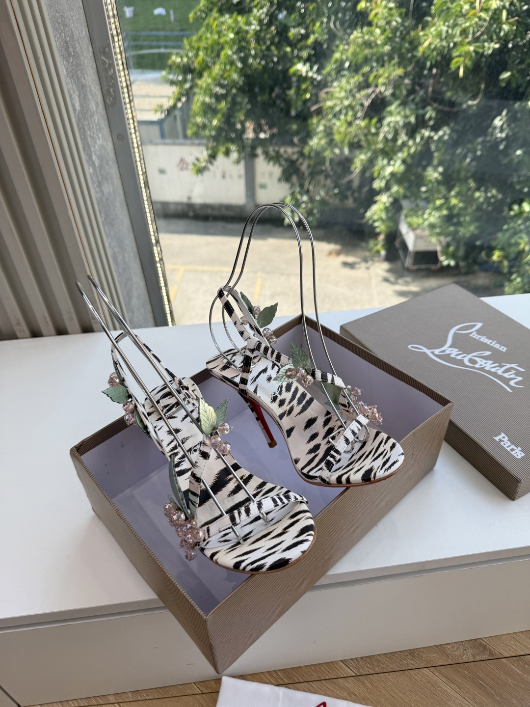 G277Christian Louboutin红底鞋防水台凉鞋 选到了颜色真好看呀[色色R]MyTheresa上现在居然