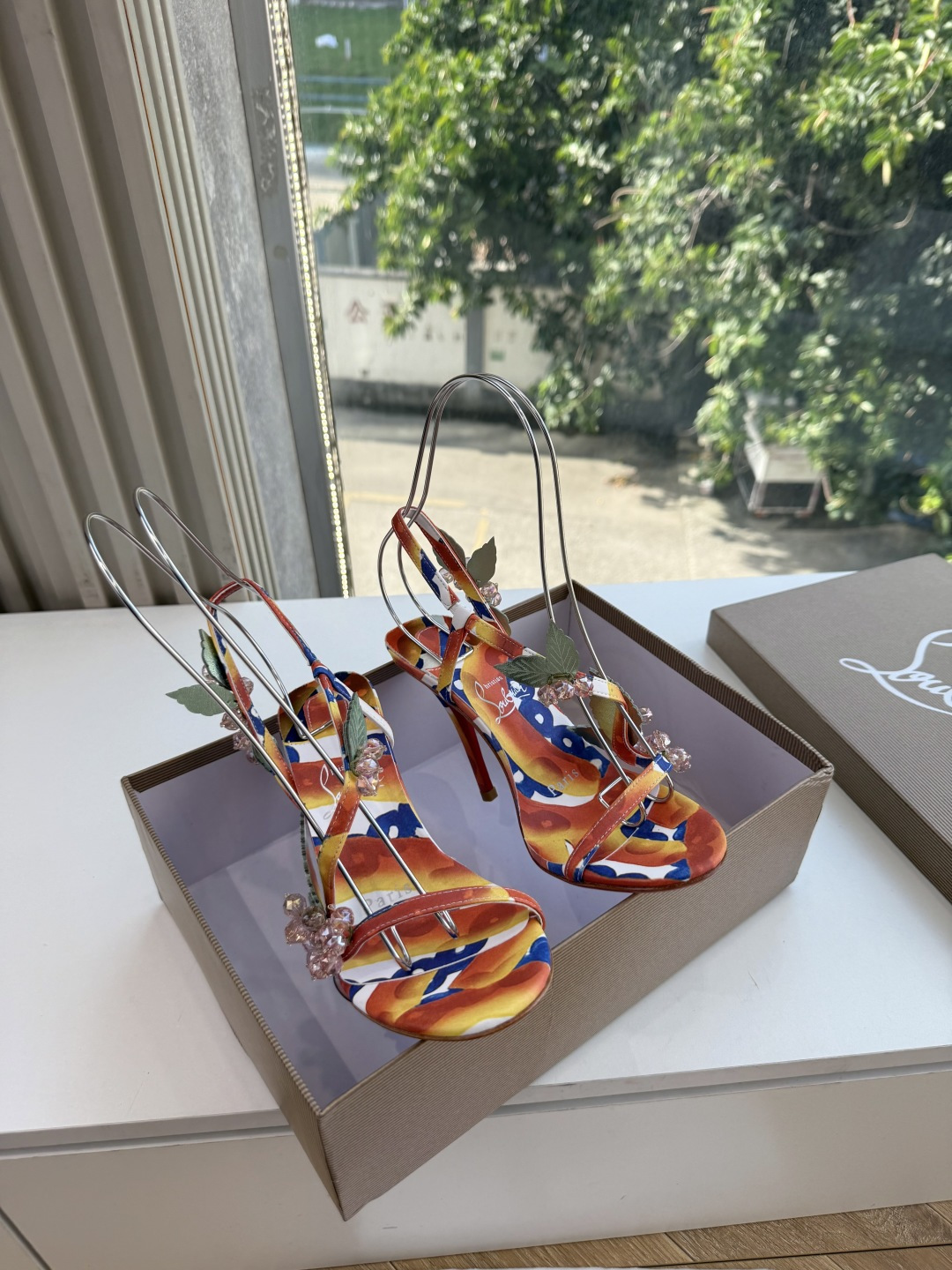 G277Christian Louboutin红底鞋防水台凉鞋 选到了颜色真好看呀[色色R]MyTheresa上现在居然