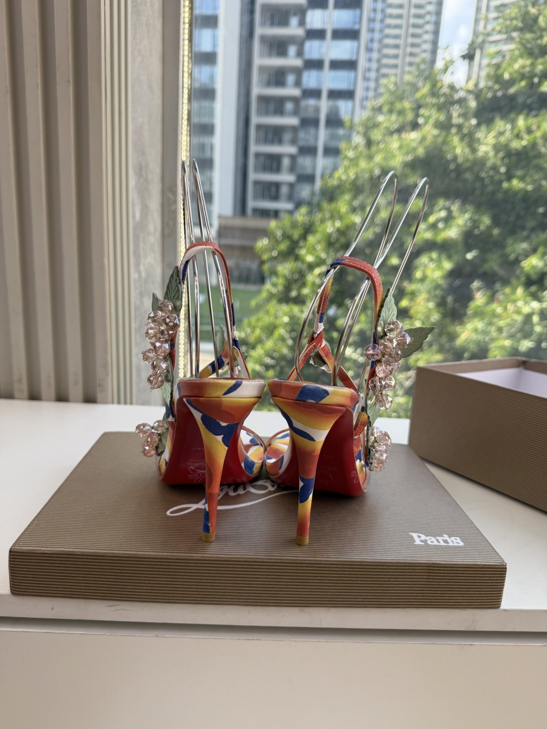 G277Christian Louboutin红底鞋防水台凉鞋 选到了颜色真好看呀[色色R]MyTheresa上现在居然