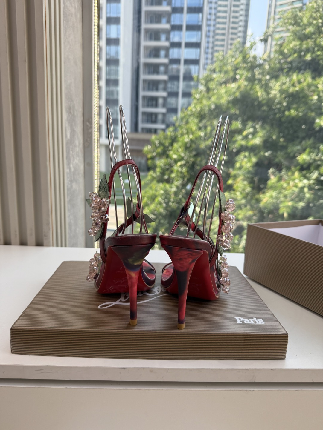 G277Christian Louboutin红底鞋防水台凉鞋 选到了颜色真好看呀[色色R]MyTheresa上现在居然