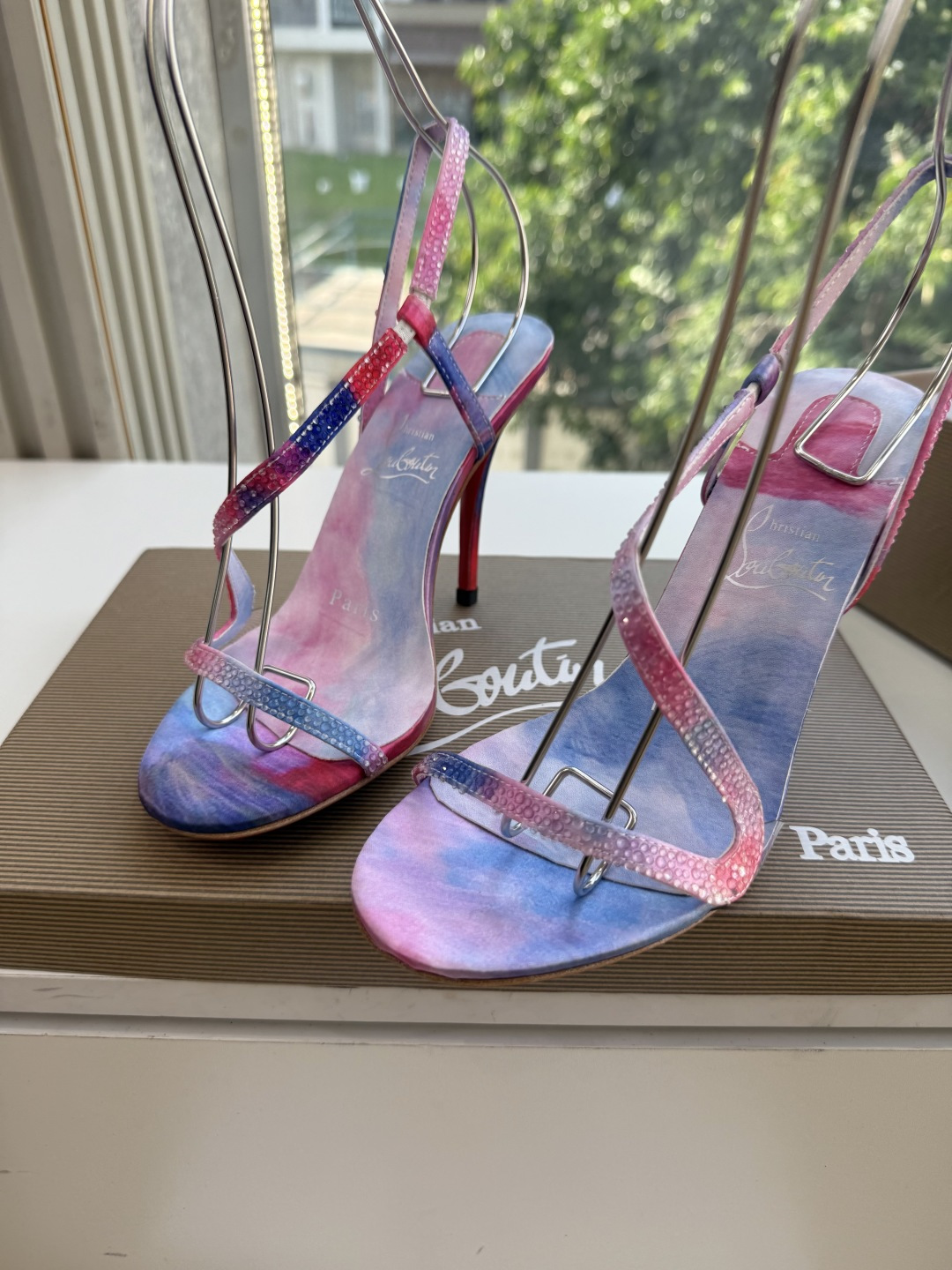 G277Christian Louboutin红底鞋防水台凉鞋 选到了颜色真好看呀[色色R]MyTheresa上现在居然