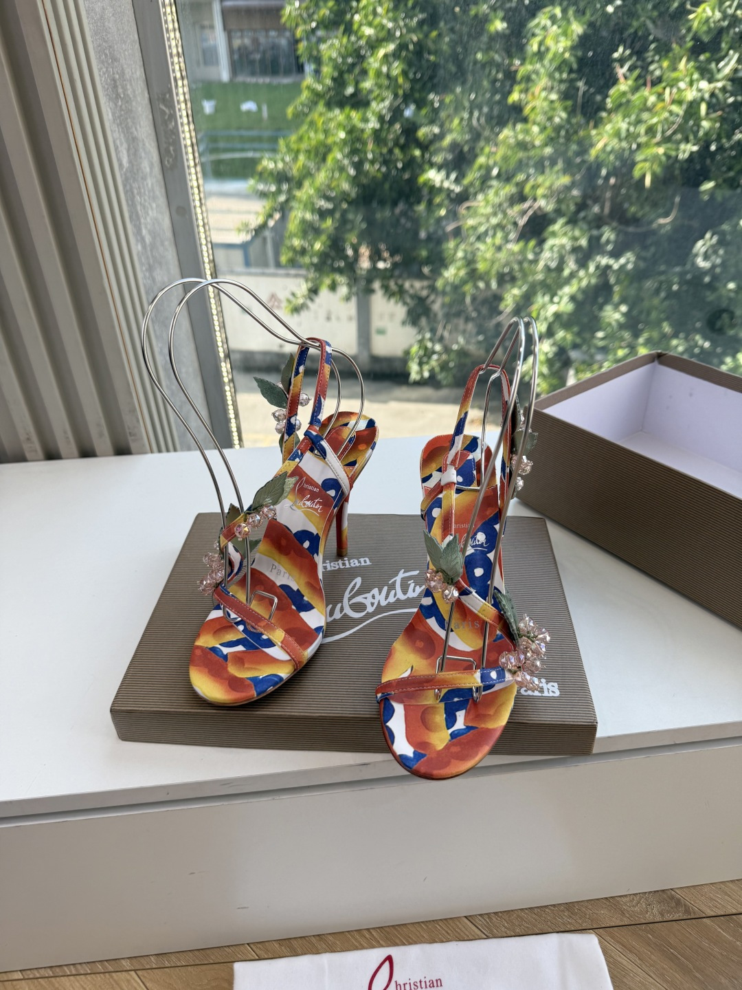 G277Christian Louboutin红底鞋防水台凉鞋 选到了颜色真好看呀[色色R]MyTheresa上现在居然