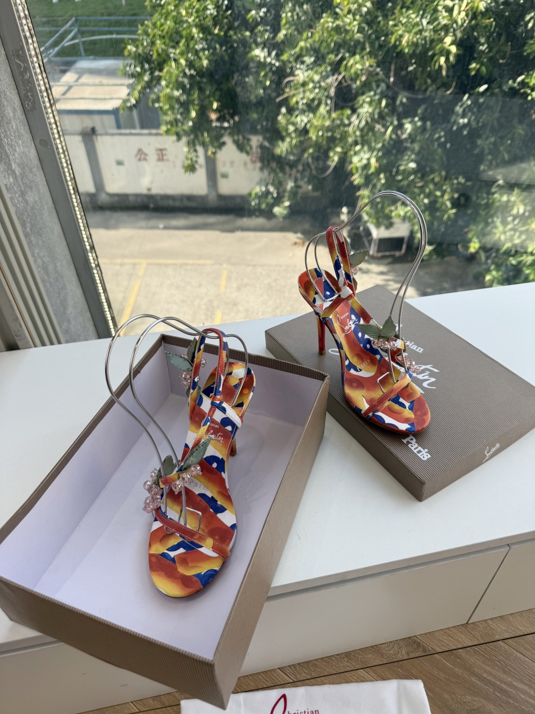 G277Christian Louboutin红底鞋防水台凉鞋 选到了颜色真好看呀[色色R]MyTheresa上现在居然